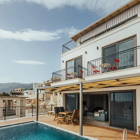 Вилла Pietroza *